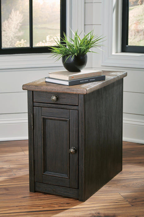 Tyler Creek Table Set