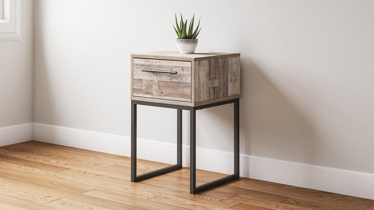 Neilsville Nightstand